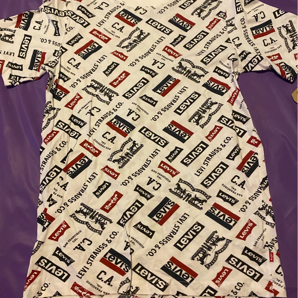 NWT. Boys Levi's Graphic T-Shirt